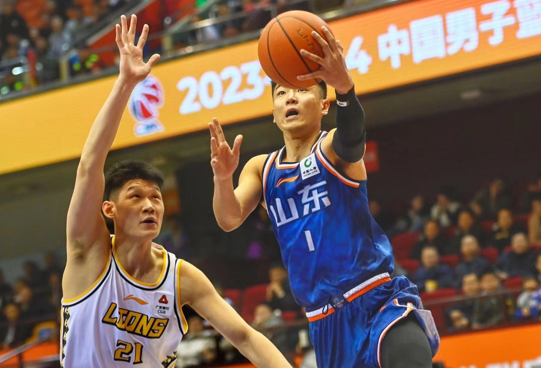 成都蓉城发布备战花絮,加时末段更衣室发声,CBA常规赛任务艰巨,细节决定成败的简单介绍 成都蓉城发布备战花絮,加时末段更衣室发声,CBA常规赛任务艰巨,细节决定成败的简单介绍