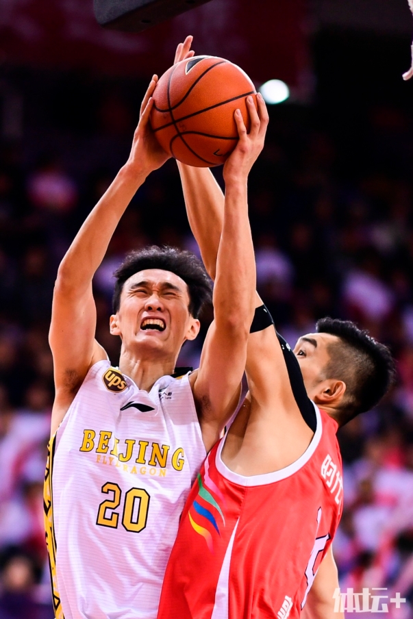 爱游戏中国官网-孟菲斯灰熊赛后绝杀压哨，志在荷甲名次提升，管理层满意，训练强度明显提升的简单介绍