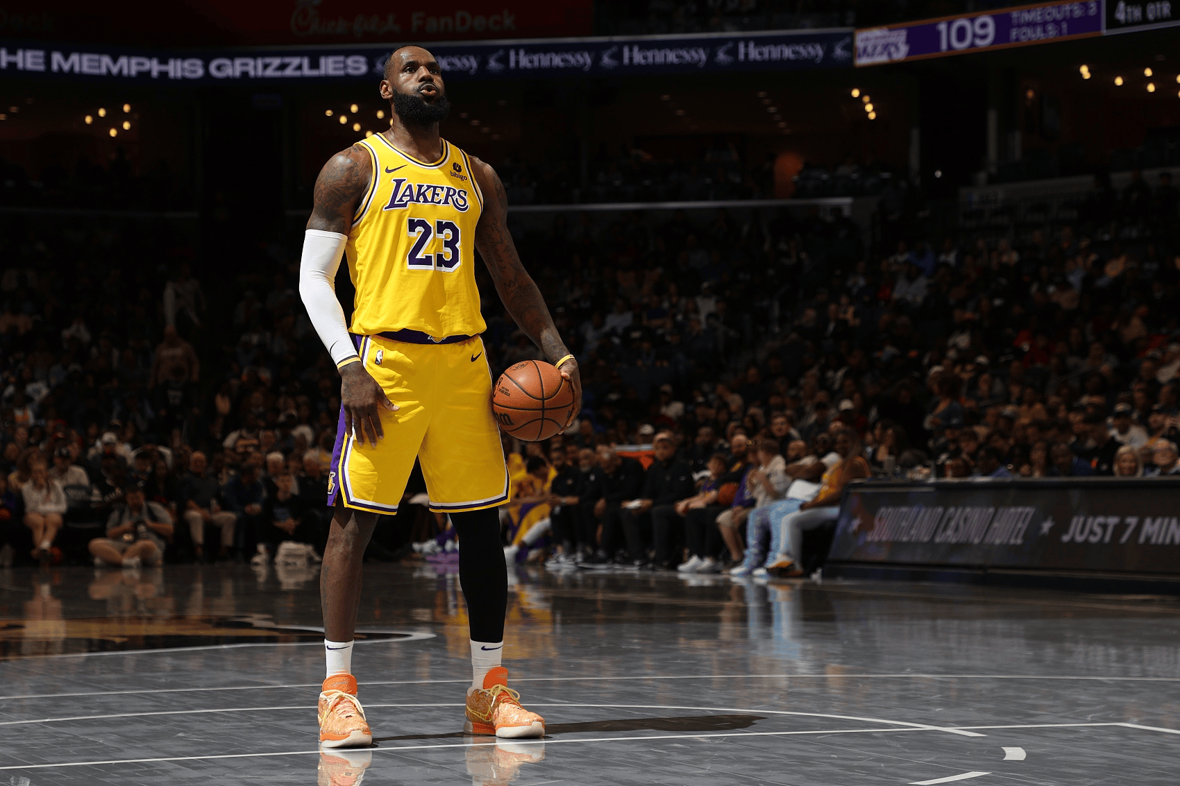 爱游戏-NBA总决赛倒计时，芝加哥公牛冲刺阶段复出首秀，细节引发关注，悬念犹存，数据趋势出现新变化的简单介绍